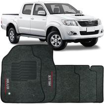 Tapete Carpete Hilux 2006 à 2015 Grafite Logo Bordado Jogo 5 Peças Automotivo Soft