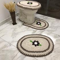 Tapete de Banheiro Bordado Flor 3 Peças Crochê Cores Variadas Jogo Artesanal Decoração Tricô - LN Store