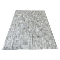 Tapete De Couro Branco 1,50x2,00 Sem Borda Peças 7x7cm Cor: Branco