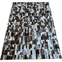 Tapete de couro castanho malhado 1,00x1,50 s/b peça 3x9cm Tapete de couro castanho malhado 1,00x1,50 s/b peça 3x9cm