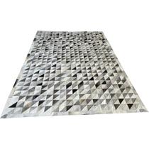 Tapete De Couro Cinza Griss Triângulos 2,00x2,80 Com Borda Tapete De Couro Cinza Griss Triângulos 2,00x2,80 Com Borda