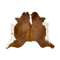Tapete de Couro Hereford Marrom e Branco em formato de boi