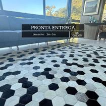 Tapete de Couro Preto e Branco 3,00x2,00m Recortes hexagonais 008568