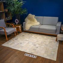 Tapete de Couro Quadriculado Off White 2x1,5m com placas de 10x10cm Tapete de Couro Quadriculado Off White 2x1,5m com placas de 10x10cm