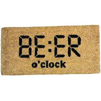 Tapete de Fibra de Coco BEER 'o Clock - Em Casa Tem UNICA Tapete de Fibra de Coco BEER 'o Clock - Em Casa Tem UNICA