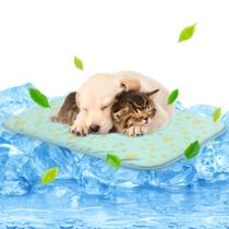Tapete de resfriamento NWK Pet Ice Silk para cães e gatos 70x50cm verde