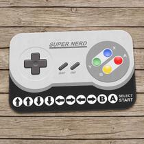 Tapete Decorativo Gamer Cheat Code 16-bits - Versão Europeia Tapete Decorativo Gamer Cheat Code 16-bits - Versão Europeia