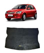 Tapete do Porta Malas Carpete Chevrolet Celta 2007 a 2011 Com Logo Bordado Preto-300.355PTO Tapete do Porta Malas Carpete Chevrolet Celta 2007 a 2011 Com Logo Bordado Preto-300.355PTO