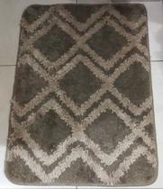 Tapete dueto timbre jolitex anti-derrapante pelo baixo e macio 50 cm x 70 cm 2 peças Tapete dueto timbre jolitex anti-derrapante pelo baixo e macio 50 cm x 70 cm 2 peças