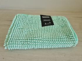 Tapete em Microfibra Antiderrapante Macio de Bolinhas para Banheiro, Lavabo com 38x58 cm da Rozac Tapete em Microfibra Antiderrapante Macio de Bolinhas para Banheiro, Lavabo com 38x58 cm da Rozac