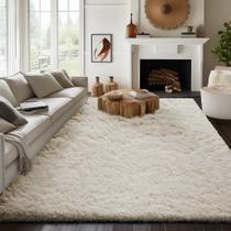 Tapete Ophanie 213x274cm Marfim Macio Antiderrapante Peludo Tapete Ophanie 213x274cm Marfim Macio Antiderrapante Peludo