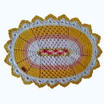 Tapete Oval em Crochê Amarelo e Branco c/ detalhe 60x45cm
