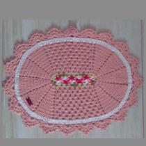 Tapete Oval em Crochê Rosa Bebê e Branco c/ detalhe 60x45cm