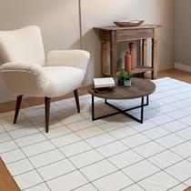 Tapete para Sala e Quarto Grande Artesanal 2,00 x 3,00m Rústico Geométrico Decoração Minimalista Xadrez Cru Preto com Antiderrapante