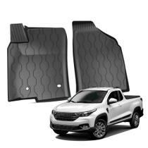 Tapete para Strada 2020 a 2026 Cabine Simples com Bordas Elevadas Antiderrapante Tipo Bandeja Jogo 2 Peças Tapete para Strada 2020 a 2026 Cabine Simples com Bordas Elevadas Antiderrapante Tipo Bandeja Jogo 2 Peças