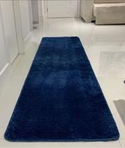 Tapete passadeira pelo macio 0,66x1,80 quarto sala corredor pousada não risca piso apolo pratatextil (azul)