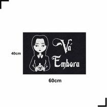 Tapete Porta Va Embora 60X40 Wandinha Addams Emborrachado Tapete Porta Va Embora 60X40 Wandinha Addams Emborrachado