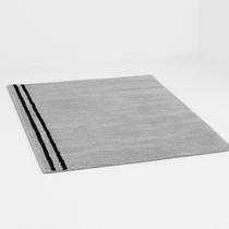Tapete Prata Cinza Moderno 150x200cm Base Antiderrapante Detalhe em Linhas Para Ambientes Contemporâneos Tapete Prata Cinza Moderno 150x200cm Base Antiderrapante Detalhe em Linhas Para Ambientes Contemporâneos
