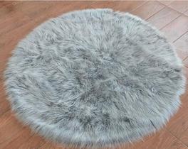 Tapete Redondo Em Pelucia Pelo Alto De 7cm Sem Forro - 140cm