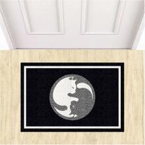 Tapete Vinil Pet Gato Yin Yang 60X40cm Medida de Porta, Sala