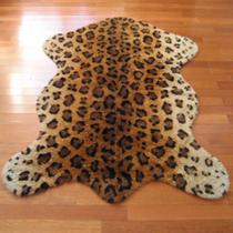 Tapete Walk on Me Classic Leopard em Pelo Sintético 142 x 201 cm