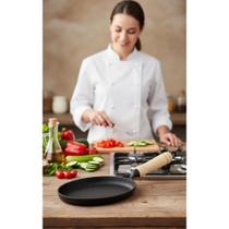 Tapioqueira Ferro Fundido 18cm: Sabor e Praticidade Tapioqueira Ferro Fundido 18cm: Sabor e Praticidade