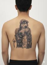 Tatuagem Temporária Braço Masculina Cachorro Aventureiro Realista Preto e Cinza 19x12cm Tattoo Tatuagem Temporária Braço Masculina Cachorro Aventureiro Realista Preto e Cinza 19x12cm Tattoo