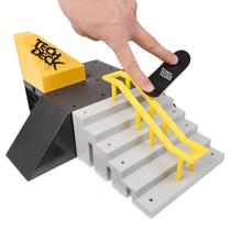 Tech Deck Pista Skate de Dedo Rampa Pyramid Shredder Fingerboard 002894 Sunny