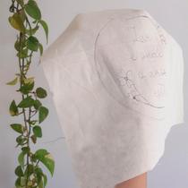 Tecido com risco para bordado livre com guia de pontos e tutoriais.