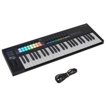 Teclado Controlador Launchkey 49 MK3 Novation 49 Teclas Midi