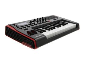 Teclado controlador MIDI Novation Impulse 25 teclas USB