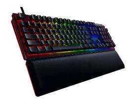 Teclado Razer QWERTY inglês US cor preto com luz RGB
