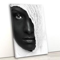 Tela canvas 70x45 mulher africana com véu branco