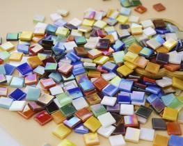 Telhas de vidro em mosaico Lanyani iridescentes 0,5 kg/300 unidades 1,27 libras Telhas de vidro em mosaico Lanyani iridescentes 0,5 kg/300 unidades 1,27 libras