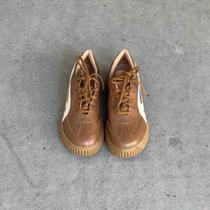 Tênis Abrazo Clara Couro Legítimo Caramelo Detalhe Off White Solado Tratorado