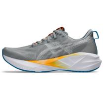 Tênis ASICS Novablast 5 - Masculino - Cinza/Branco Tênis ASICS Novablast 5 - Masculino - Cinza/Branco