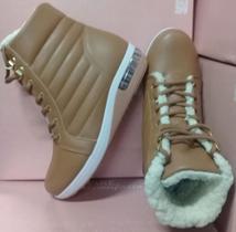 Tênis Botinha com pelinhos Tênis Botinha com pelinhos