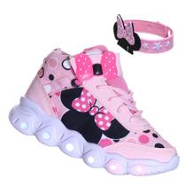 Tenis Botinha Infantil Menina Com Luz Led Pisca Brilha Acende Personagem Laço Vem a Pulseira Rosa