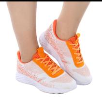 Tenis branco com laranja confort