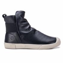 Tênis Cano Medio Em Couro Preto: Conforto nas Alturas com Elastico Traseiro e Sola Off White Tênis Cano Medio Em Couro Preto: Conforto nas Alturas com Elastico Traseiro e Sola Off White