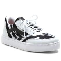 Tênis Casual Yoyo Store com Estampa Cadarço Costura Manual e Sola Reta Tênis Casual Yoyo Store com Estampa Cadarço Costura Manual e Sola Reta