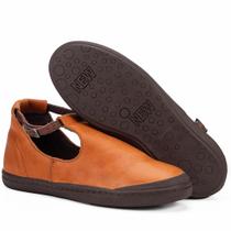 Tenis Confortavel Em Couro Laranja Com Fivela Prata E Sola De Borracha Café