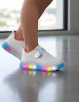 Tênis De Led Luz Menina Liz Pampili Calce Fácil Leve Macio Confortável Tênis De Led Luz Menina Liz Pampili Calce Fácil Leve Macio Confortável