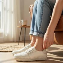 Tênis Feminina Feito em Couro Bottero Com Zíper Na Lateral Tênis Feminina Feito em Couro Bottero Com Zíper Na Lateral