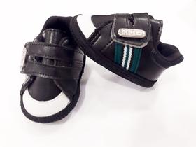 Tênis infaantil para bebê preto com detalhes ref3362