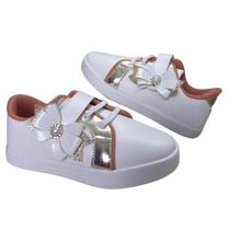 Tênis Infantil Branco com Laço e Detalhe de Pérola