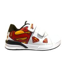 Tênis Infantil Masculino Via Vip DC W4010 com tiras autocolantes Super-Heróis