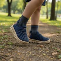 Tênis Infantil Menino Bibi Escolar Roller 2.0 Azul Marinho/Caramelo Tênis Infantil Menino Bibi Escolar Roller 2.0 Azul Marinho/Caramelo