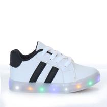 Tênis Led Luz Pisca Infantil Masculino Meninos Listrado Branco ou preto Tênis Led Luz Pisca Infantil Masculino Meninos Listrado Branco ou preto