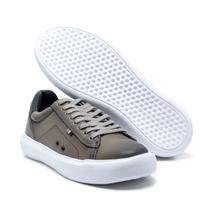 Tenis masculino em couro macio, forrado com material espumado 672